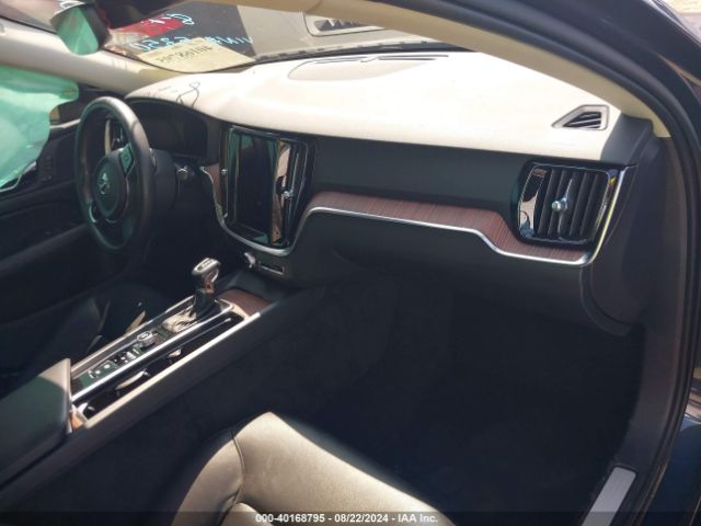 7JRA22TK8MG095350 Volvo S60 T6 Momentum