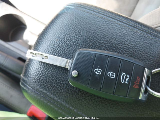 3KPA24AB8KE251073 KIA RIO S