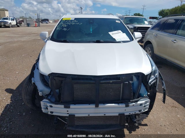 1GYKNFRS3JZ110761 Cadillac Xt5 Premium Luxury