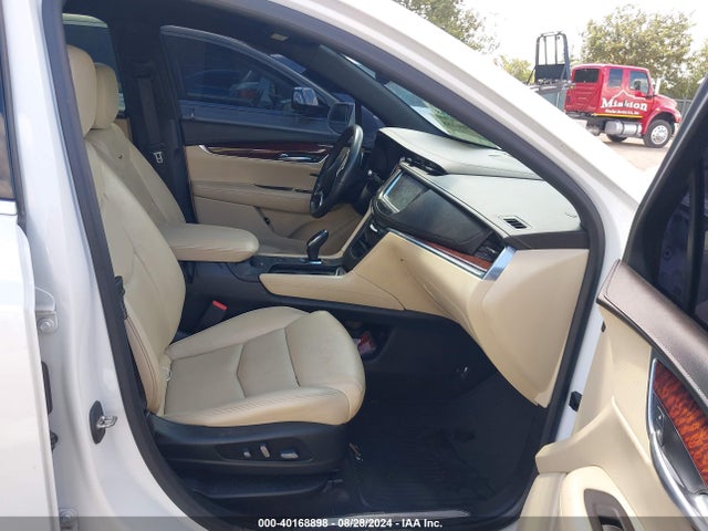 1GYKNFRS3JZ110761 Cadillac Xt5 Premium Luxury