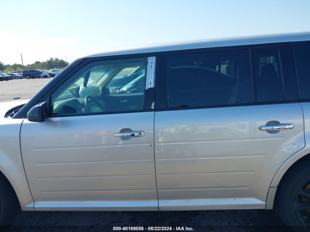 Ford FLEX SEL 2018 2FMGK5C8XJBA06214 Image 15