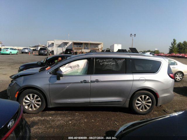 2C4RC1EG9JR236258 Chrysler Pacifica Touring L Plus