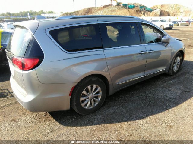 2C4RC1EG9JR236258 Chrysler Pacifica Touring L Plus