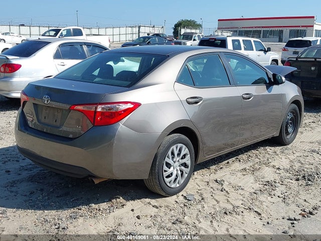 Toyota COROLLA LE 2018 2T1BURHE6JC982240 Image 4