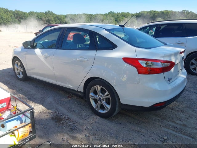 Ford FOCUS SE 2014 1FADP3F22EL334758 Image 3