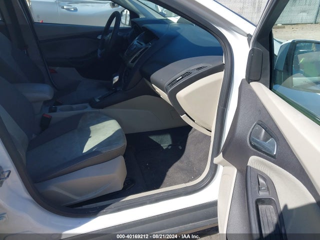 Ford FOCUS SE 2014 1FADP3F22EL334758 Image 5
