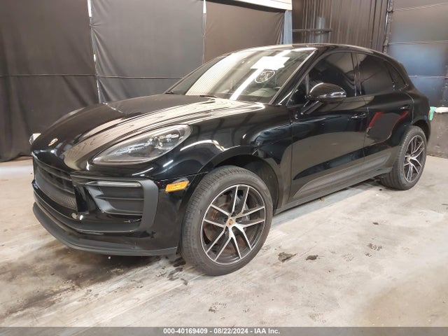 2022 PORSCHE MACAN WP1AA2A53NLB00802 Photo 1
