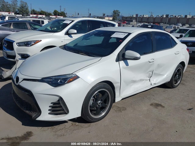 Toyota COROLLA SE 2017 5YFBURHEXHP692173 Image 2
