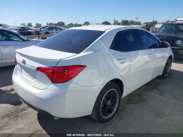 Toyota COROLLA SE 2017 5YFBURHEXHP692173 Image 4
