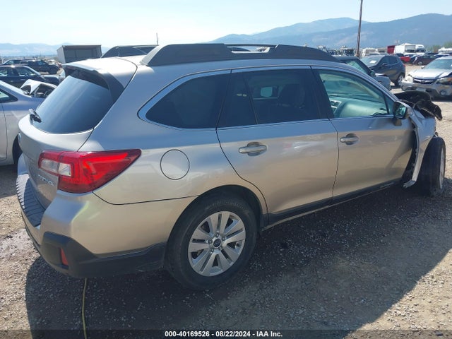 Subaru Outback 2.5i Premium 2018 4S4BSAFC4J3213815 Image 4