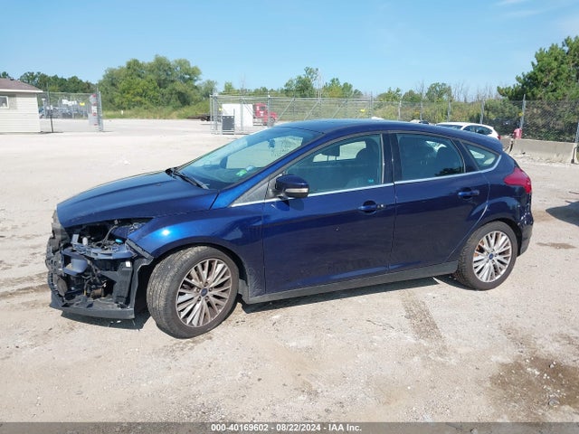 Ford Focus Titanium 2016 1FADP3N20GL318515 Image 2
