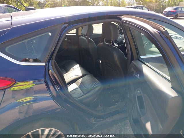 Ford Focus Titanium 2016 1FADP3N20GL318515 Image 8