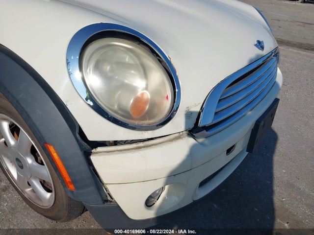 2010 MINI COOPER WMWMF3C52ATU77728 Photo 5