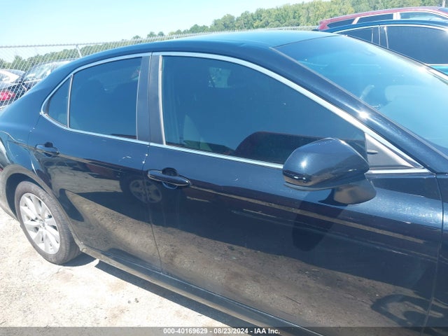 Toyota CAMRY LE 2018 4T1B11HK4JU588704 Image 13