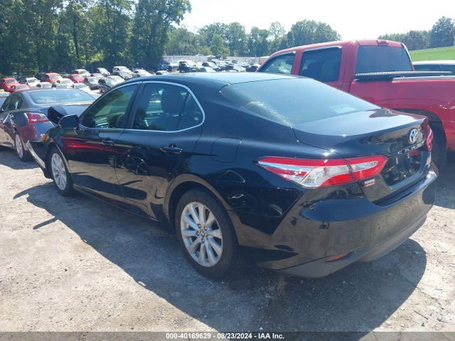 Toyota CAMRY LE 2018 4T1B11HK4JU588704 Image 3