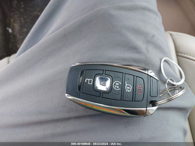 5LMCJ3D97KUL51643 Lincoln Mkc Reserve