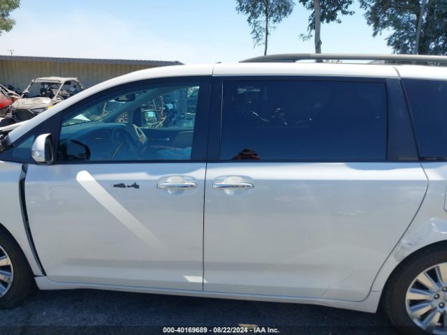 5TDYZ3DC1HS878592 Toyota Sienna Limited 7 Passenger