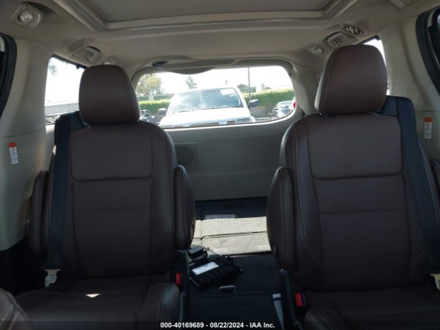 5TDYZ3DC1HS878592 Toyota Sienna Limited 7 Passenger