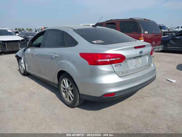 Ford FOCUS SE 2015 1FADP3F2XFL269028 Image 3