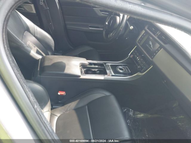 SAJBD4BV6GCY20607 Jaguar Xf 35t Premium