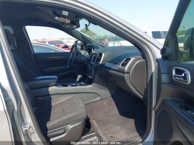 1C4RJEAG8JC182205 Jeep Grand Cherokee Laredo 4x2