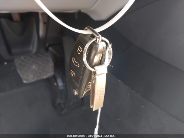 WA1JCCFS9HR011103 Audi Q3 2.0t Premium
