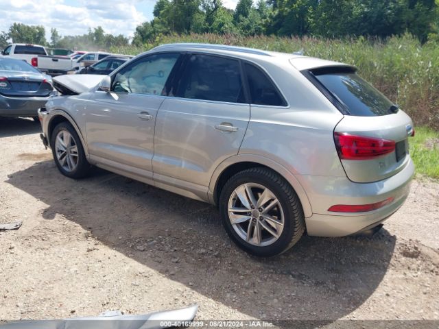 WA1JCCFS9HR011103 Audi Q3 2.0t Premium