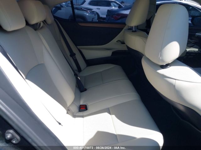 58ADA1C12RU040034 Lexus ES 300H