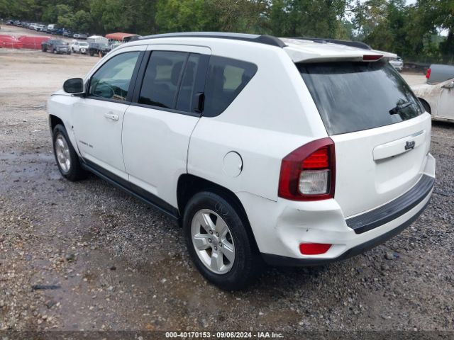 1C4NJCEA9GD619768 Jeep Compass Latitude