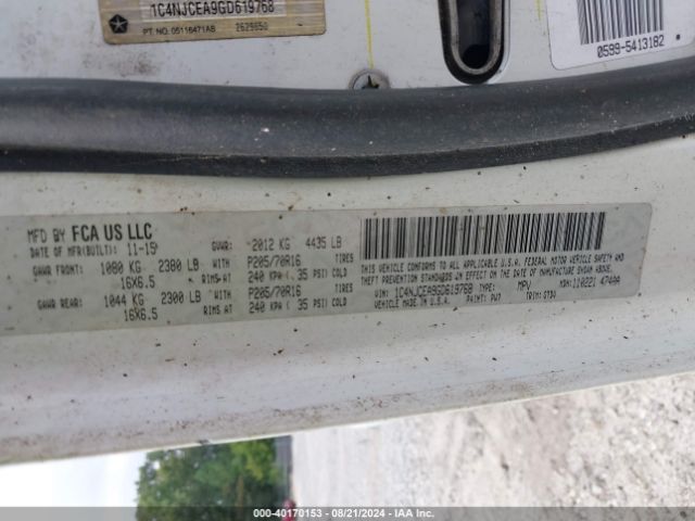 1C4NJCEA9GD619768 Jeep Compass Latitude