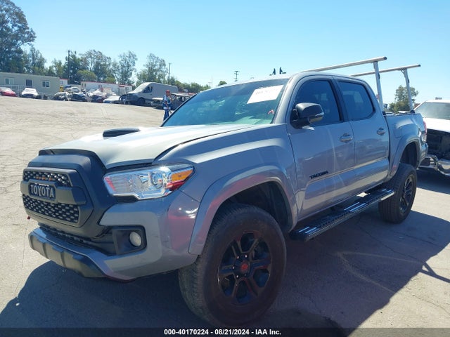 Toyota Tacoma Trd Sport 2018 3TMAZ5CN5JM071563 Image 2