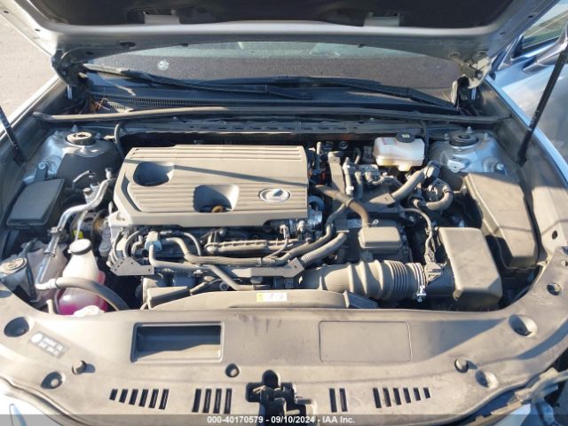 58ADA1C14NU025447 Lexus ES 300H