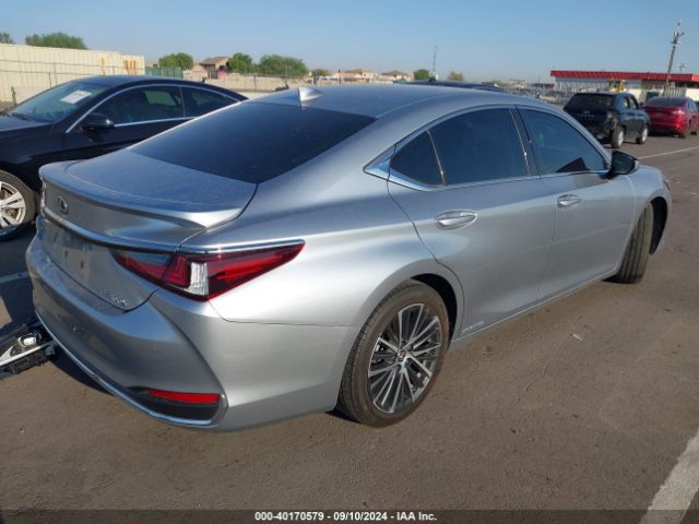 58ADA1C14NU025447 Lexus ES 300H