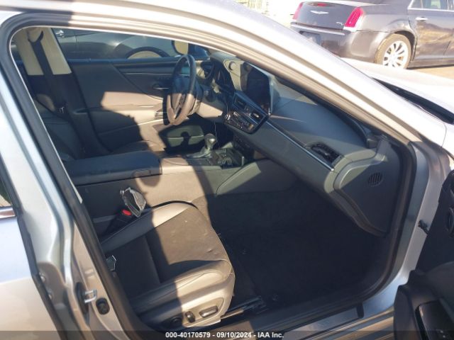 58ADA1C14NU025447 Lexus ES 300H