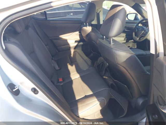 58ADA1C14NU025447 Lexus ES 300H