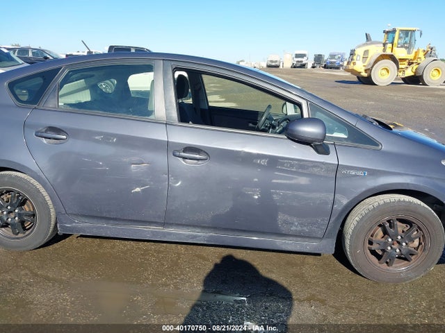 Toyota Prius Two 2015 JTDKN3DU5F1965819 Image 13