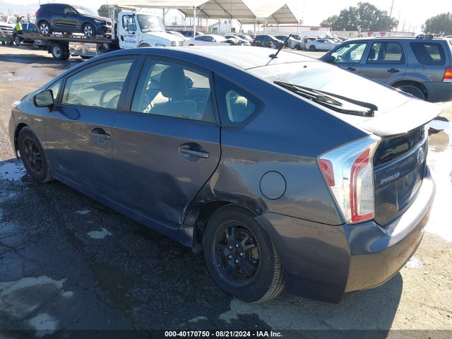 Toyota Prius Two 2015 JTDKN3DU5F1965819 Image 3