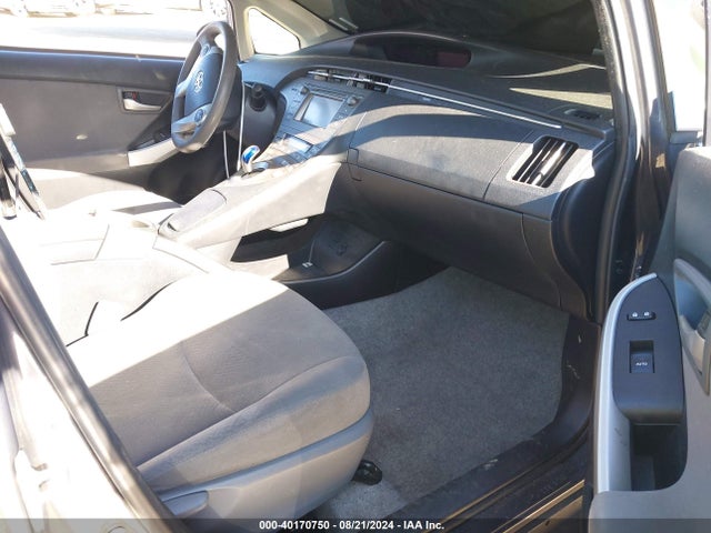 Toyota Prius Two 2015 JTDKN3DU5F1965819 Image 5