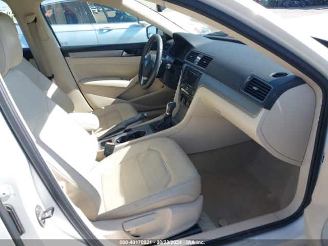 1VWBN7A3XEC036759 Volkswagen Passat 2.0l Tdi Se