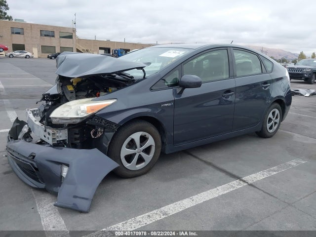 Toyota Prius Two 2014 JTDKN3DU9E0358858 Image 2