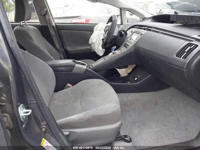 Toyota Prius Two 2014 JTDKN3DU9E0358858 Image 5