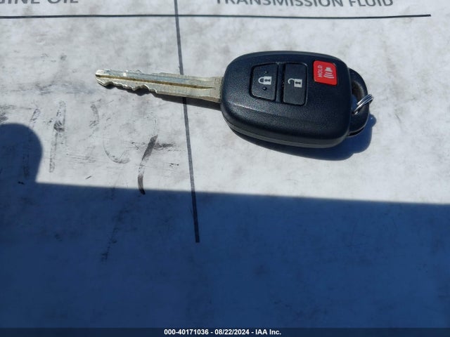 Toyota RAV4 LE 2018 JTMZFREV1JJ202517 Image 11