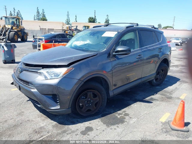 Toyota RAV4 LE 2018 JTMZFREV1JJ202517 Image 2