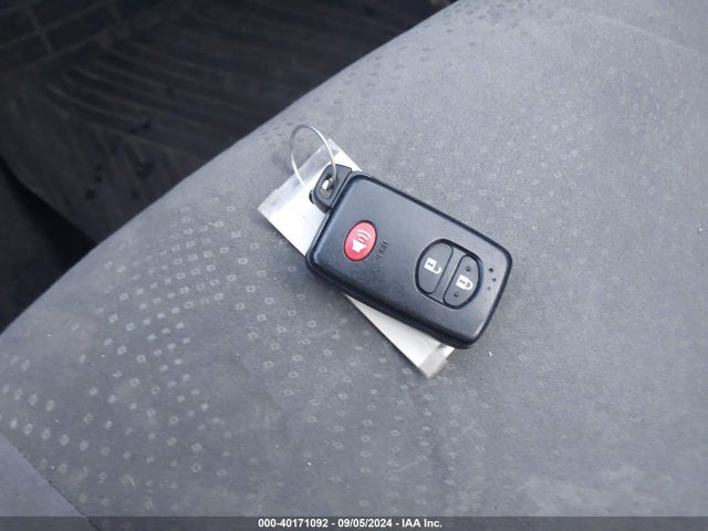Toyota Prius V Two 2014 JTDZN3EU1E3311383 Image 11