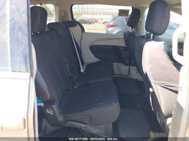 2C4RC1DGXHR609061 Chrysler Pacifica Touring