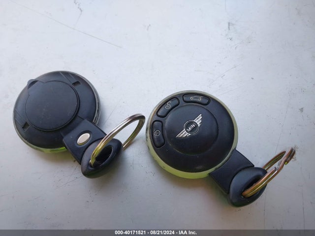 2008 MINI COOPER WMWMF33598TT61937 Photo 10