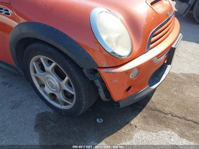2005 MINI COOPER S WMWRH33425TF83077 Photo 5