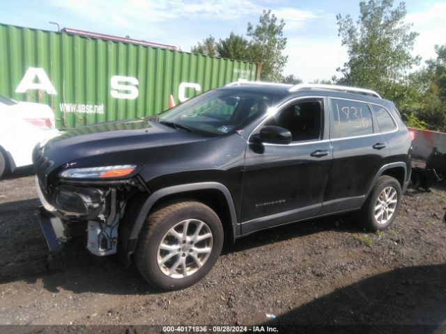 1C4PJMCS3HW588095 Jeep Cherokee Latitude 4x4