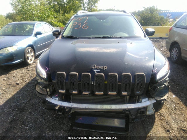 1C4PJMCS3HW588095 Jeep Cherokee Latitude 4x4