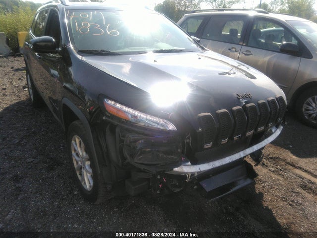 1C4PJMCS3HW588095 Jeep Cherokee Latitude 4x4